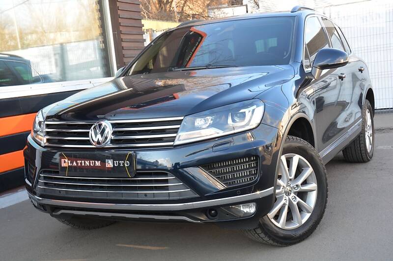 Позашляховик / Кросовер Volkswagen Touareg 2015 в Одесі