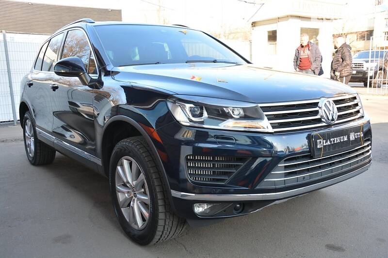 Позашляховик / Кросовер Volkswagen Touareg 2015 в Одесі