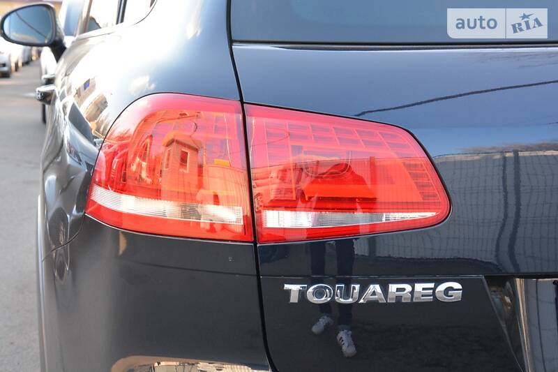 Позашляховик / Кросовер Volkswagen Touareg 2015 в Одесі