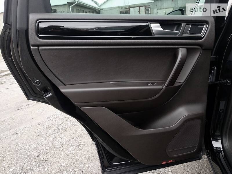 Позашляховик / Кросовер Volkswagen Touareg 2013 в Вінниці