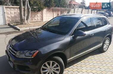 Позашляховик / Кросовер Volkswagen Touareg 2011 в 