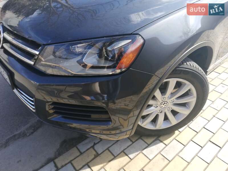 Позашляховик / Кросовер Volkswagen Touareg 2011 в Одесі