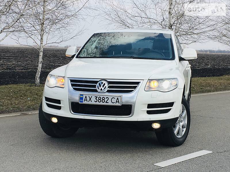 Позашляховик / Кросовер Volkswagen Touareg 2008 в Новомосковську