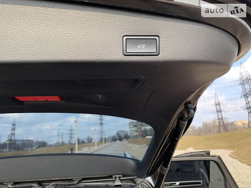 Позашляховик / Кросовер Volkswagen Touareg 2016 в Дніпрі фото 34 Позашляховик / Кросовер Volkswagen Touareg 2016 в Дніпрі