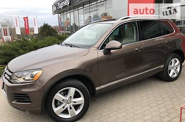 Внедорожник / Кроссовер Volkswagen Touareg 2012 в Ровно