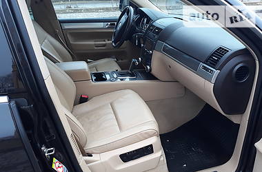 Позашляховик / Кросовер Volkswagen Touareg 2010 в 