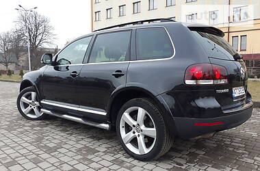 Позашляховик / Кросовер Volkswagen Touareg 2010 в 