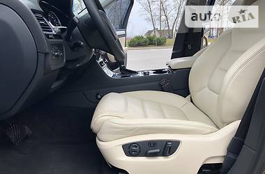 Позашляховик / Кросовер Volkswagen Touareg 2014 в 