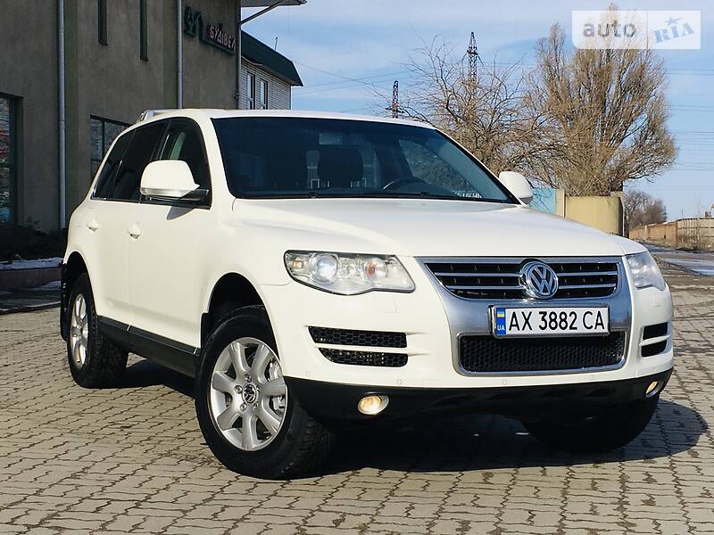 Позашляховик / Кросовер Volkswagen Touareg 2008 в Новомосковську