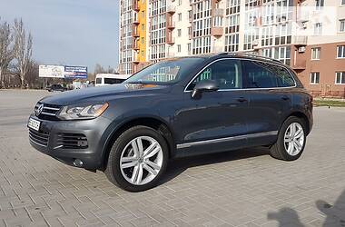 Внедорожник / Кроссовер Volkswagen Touareg 2011 в Николаеве