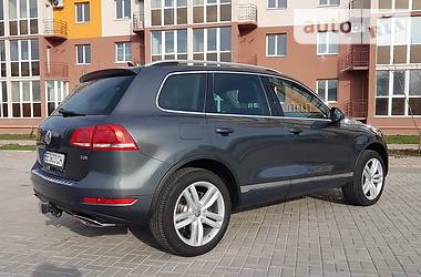 Внедорожник / Кроссовер Volkswagen Touareg 2011 в Николаеве