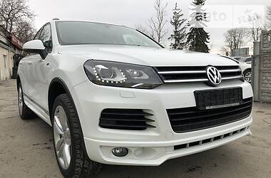 Позашляховик / Кросовер Volkswagen Touareg 2013 в 