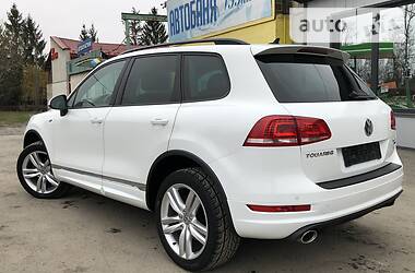 Позашляховик / Кросовер Volkswagen Touareg 2013 в 
