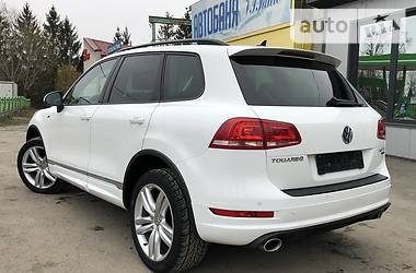 Позашляховик / Кросовер Volkswagen Touareg 2013 в 