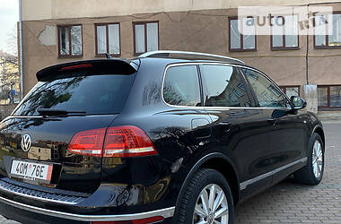 Позашляховик / Кросовер Volkswagen Touareg 2015 в 