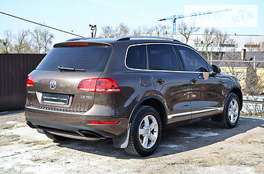 Позашляховик / Кросовер Volkswagen Touareg 2012 в 
