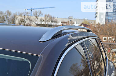 Позашляховик / Кросовер Volkswagen Touareg 2012 в 