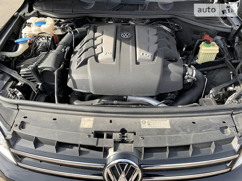 Внедорожник / Кроссовер Volkswagen Touareg 2011 в Житомире
