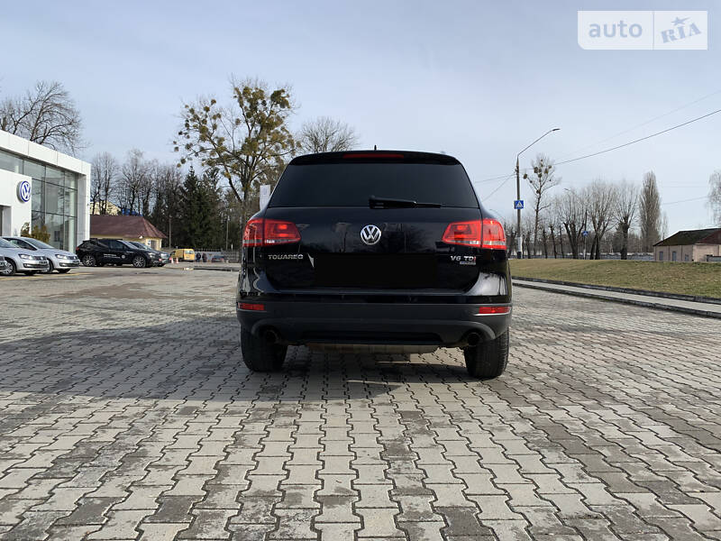 Внедорожник / Кроссовер Volkswagen Touareg 2011 в Житомире
