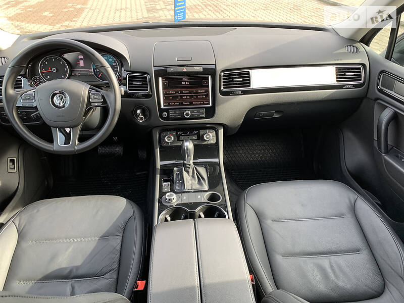 Внедорожник / Кроссовер Volkswagen Touareg 2011 в Житомире