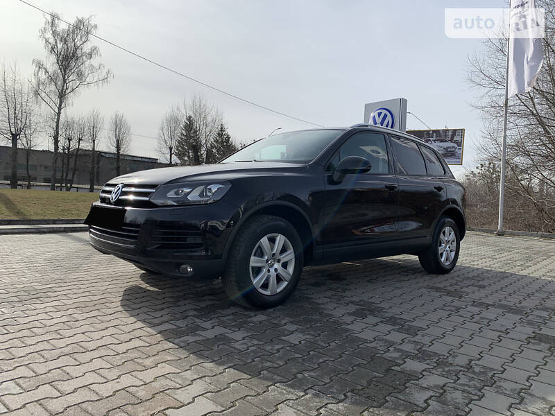 Внедорожник / Кроссовер Volkswagen Touareg 2011 в Житомире