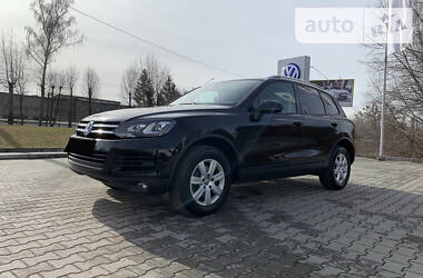 Позашляховик / Кросовер Volkswagen Touareg 2011 в 