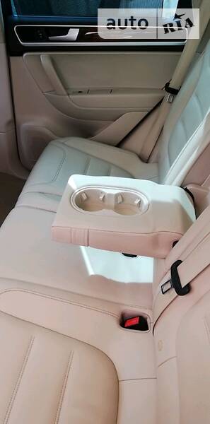 Позашляховик / Кросовер Volkswagen Touareg 2011 в Харкові