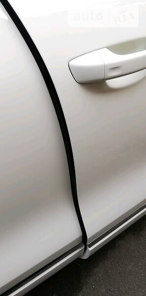 Позашляховик / Кросовер Volkswagen Touareg 2011 в Харкові