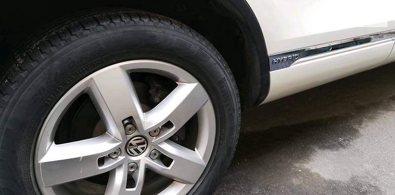 Позашляховик / Кросовер Volkswagen Touareg 2011 в Харкові