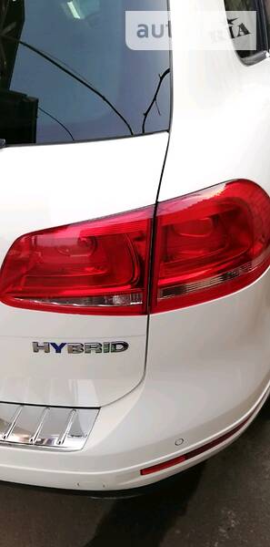 Позашляховик / Кросовер Volkswagen Touareg 2011 в Харкові