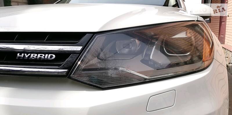 Позашляховик / Кросовер Volkswagen Touareg 2011 в Харкові