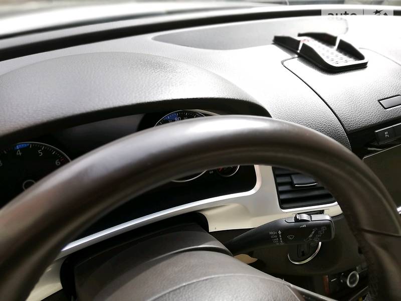 Позашляховик / Кросовер Volkswagen Touareg 2011 в Харкові
