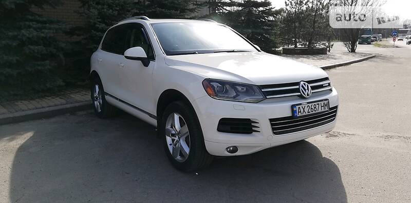 Позашляховик / Кросовер Volkswagen Touareg 2011 в Харкові
