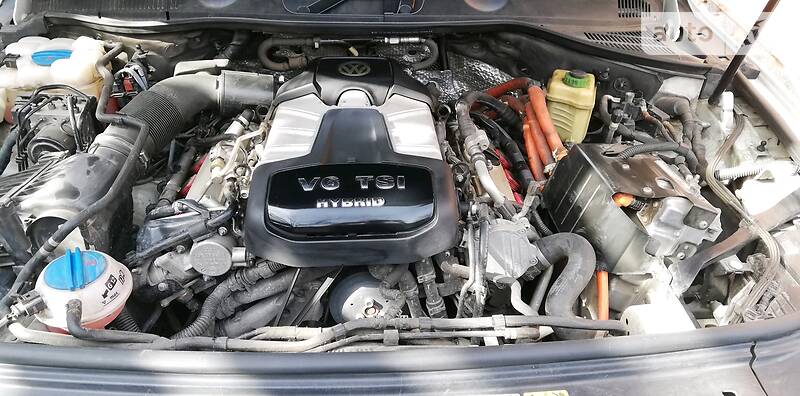 Позашляховик / Кросовер Volkswagen Touareg 2011 в Харкові