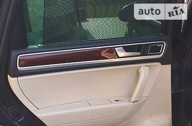 Позашляховик / Кросовер Volkswagen Touareg 2011 в 