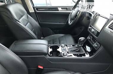 Позашляховик / Кросовер Volkswagen Touareg 2017 в 