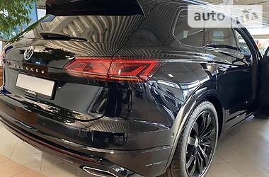 Позашляховик / Кросовер Volkswagen Touareg 2020 в 