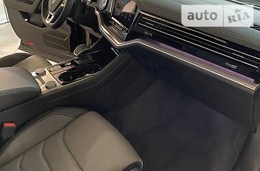 Позашляховик / Кросовер Volkswagen Touareg 2020 в 