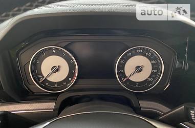 Позашляховик / Кросовер Volkswagen Touareg 2020 в 