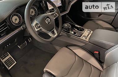 Позашляховик / Кросовер Volkswagen Touareg 2020 в 