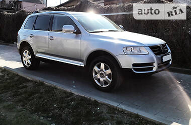 Позашляховик / Кросовер Volkswagen Touareg 2004 в 