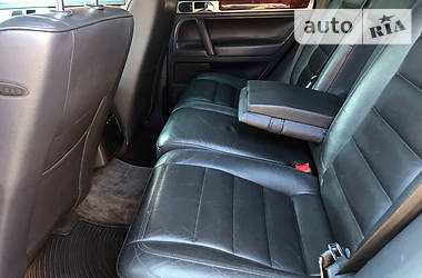 Позашляховик / Кросовер Volkswagen Touareg 2004 в 