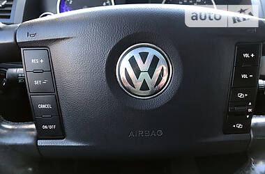 Позашляховик / Кросовер Volkswagen Touareg 2004 в 