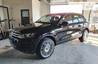 Позашляховик / Кросовер Volkswagen Touareg 2012 в 