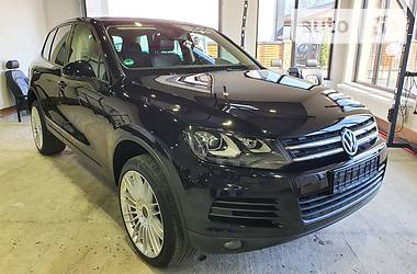 Позашляховик / Кросовер Volkswagen Touareg 2012 в 