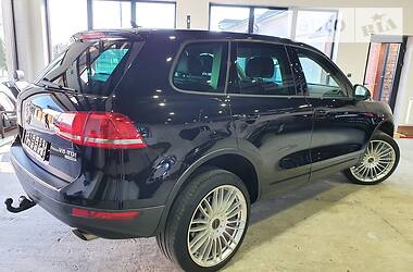 Позашляховик / Кросовер Volkswagen Touareg 2012 в 