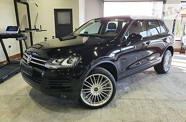 Позашляховик / Кросовер Volkswagen Touareg 2012 в 
