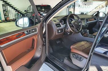Позашляховик / Кросовер Volkswagen Touareg 2012 в 