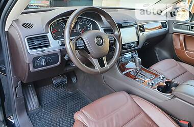 Позашляховик / Кросовер Volkswagen Touareg 2012 в 