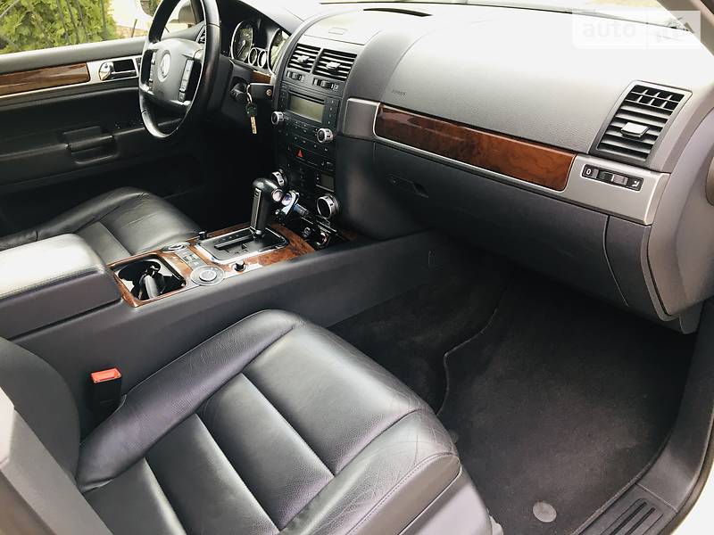 Позашляховик / Кросовер Volkswagen Touareg 2008 в Новомосковську